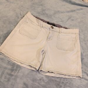 one 5 one Women's Light Tan Shorts
